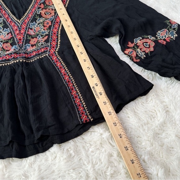 American Eagle Woman Black Embroidered Balloon Sleeve Top SMALL Boho Whimsigoth - Picture 8 of 10